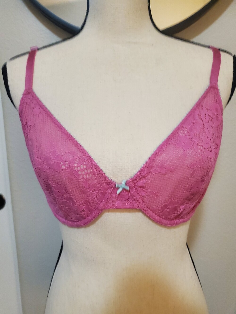 VICTORIAS SECRET UNLINED TEASE BRA IN SIGNATURE PINK PERFECT CONDITION!